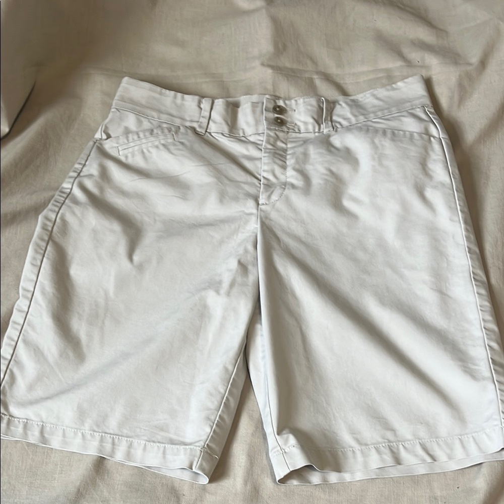 Dockers Classic khaki women’s Shorts Excellent condition